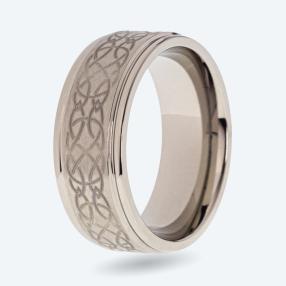 Ring Titan graviert