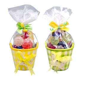 Frühlingseimerchen mit Gelee-Blüten